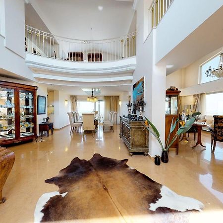 Luxury Villa Allure Dhafnes エクステリア 写真