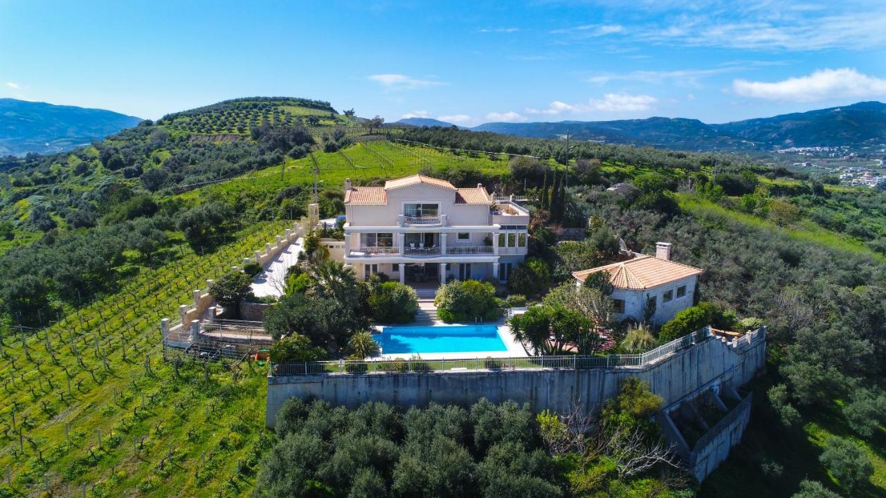 Luxury Villa Allure Dhafnes エクステリア 写真
