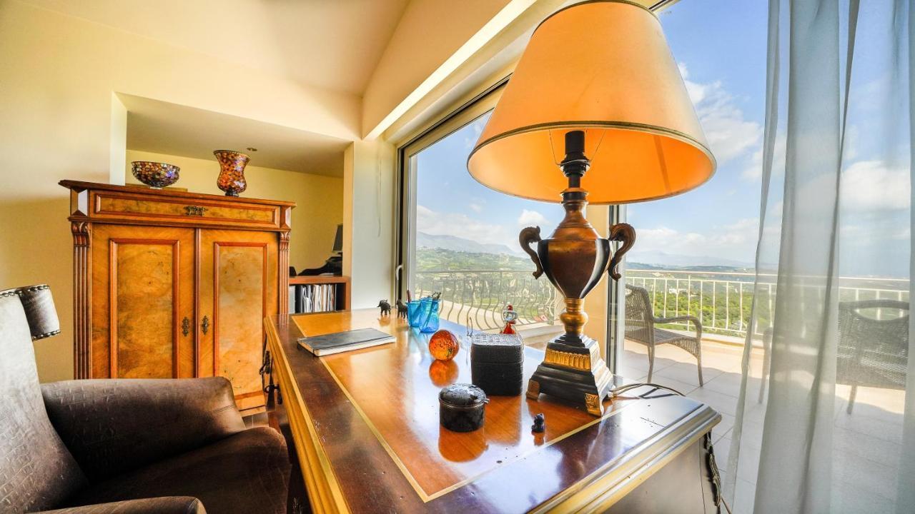 Luxury Villa Allure Dhafnes エクステリア 写真