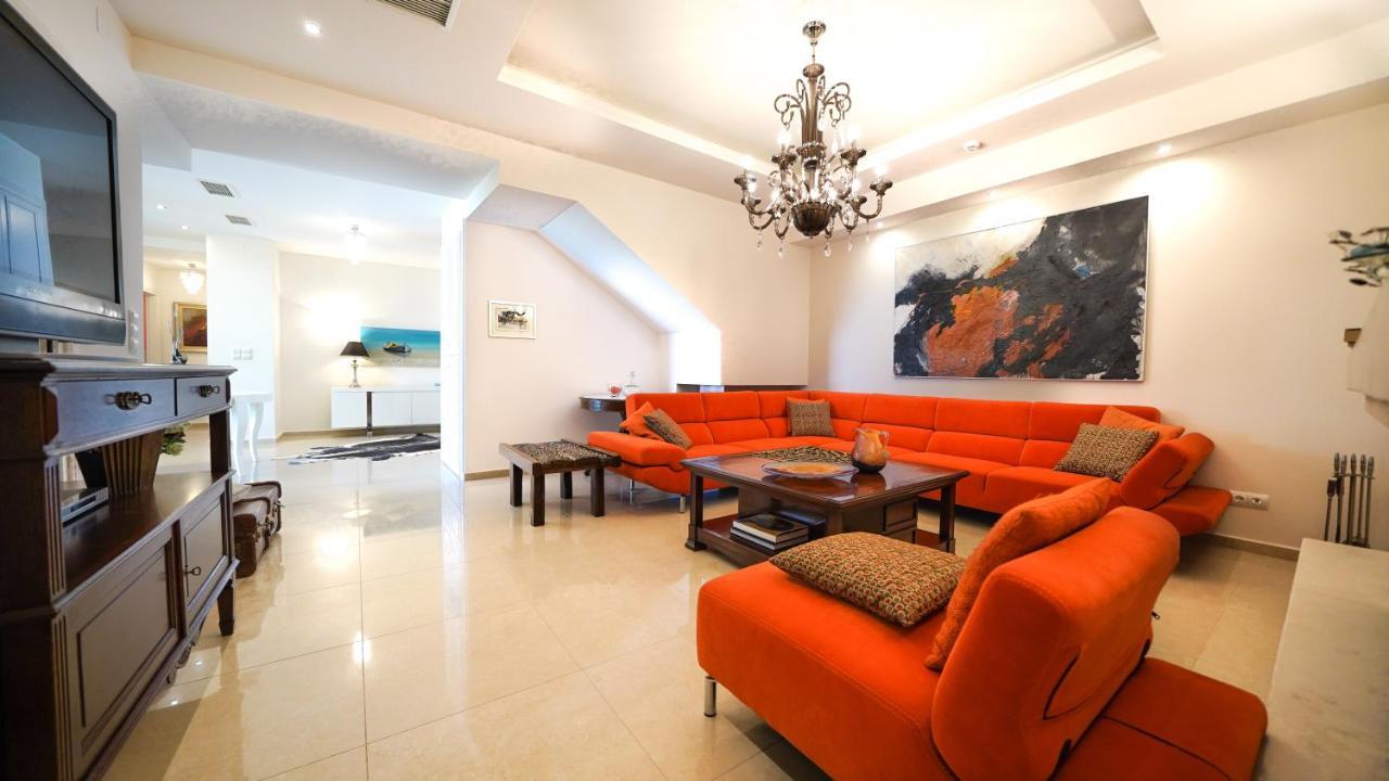 Luxury Villa Allure Dhafnes エクステリア 写真