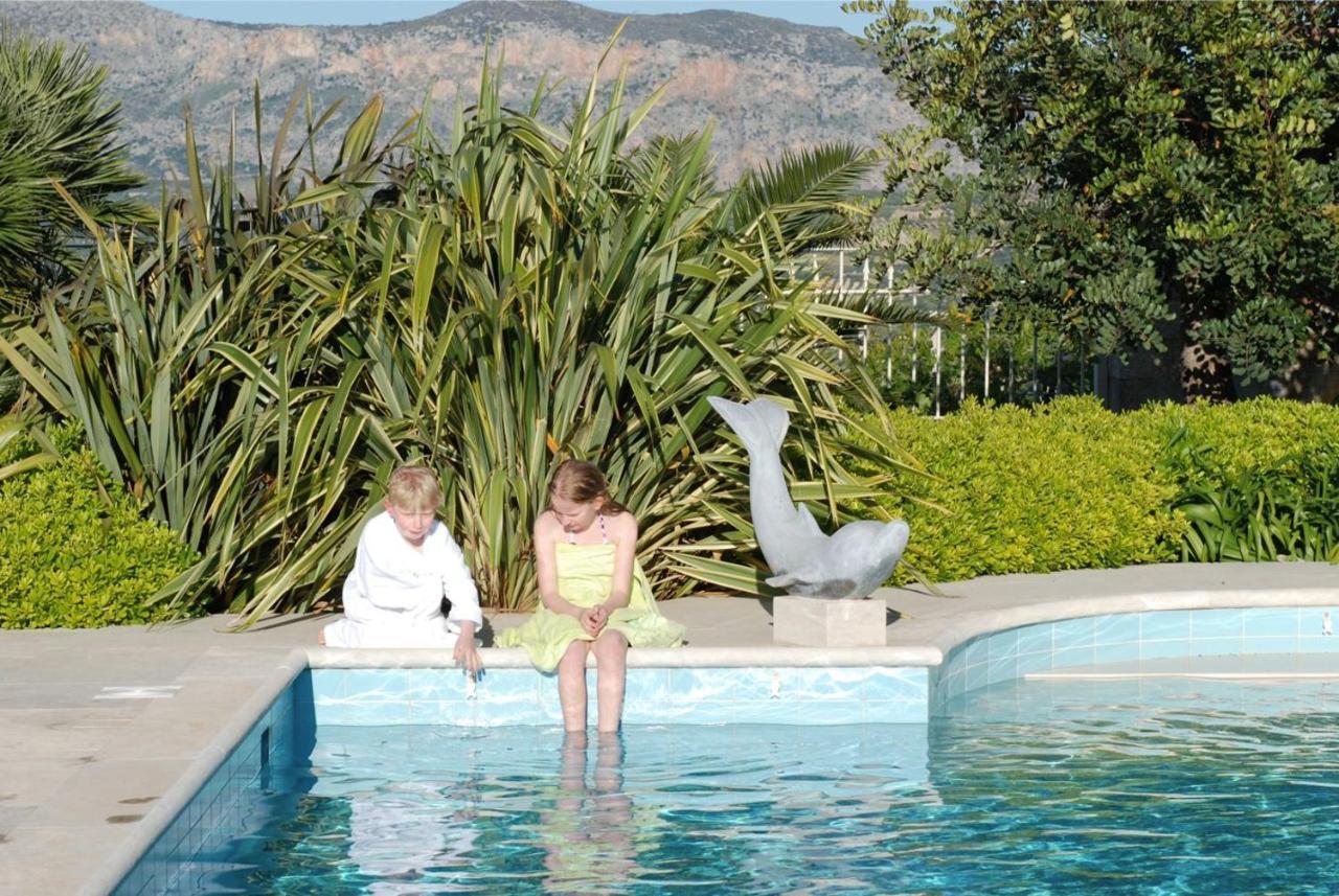 Luxury Villa Allure Dhafnes エクステリア 写真