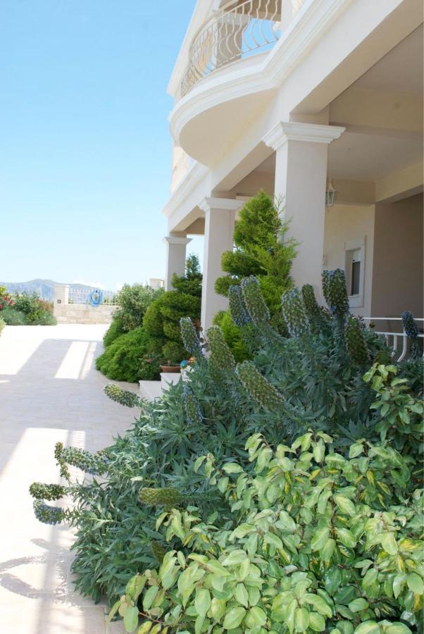 Luxury Villa Allure Dhafnes エクステリア 写真