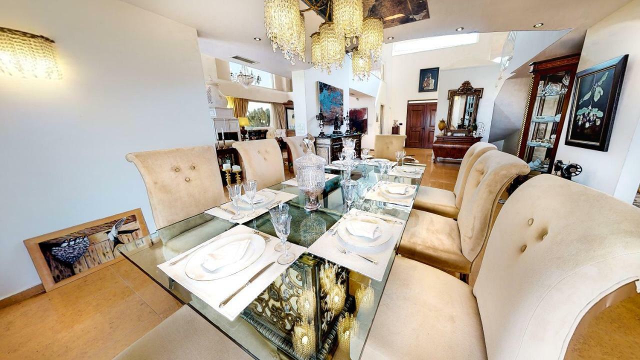 Luxury Villa Allure Dhafnes エクステリア 写真